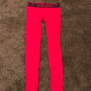 Gym shark leggings